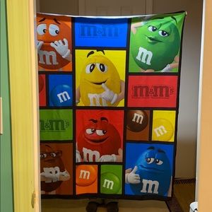 m&m blanket